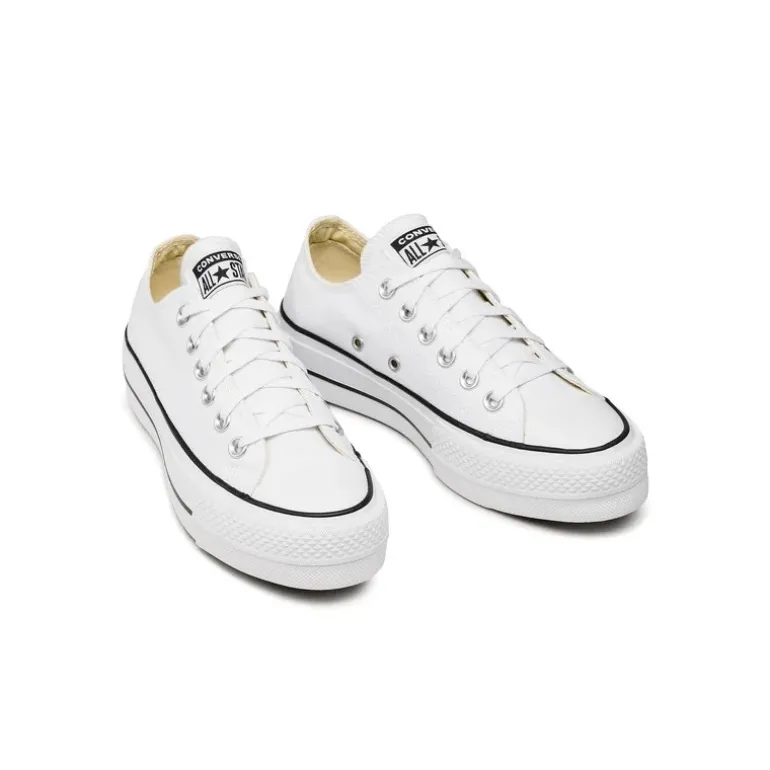 Converse Chuck Taylor All Star lift