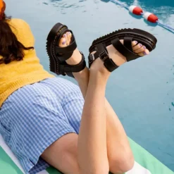 Dr Martens Voss II