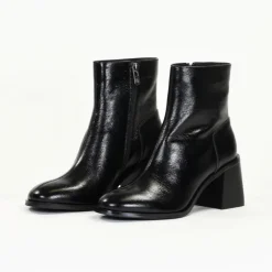 Emilie Karston Victoria