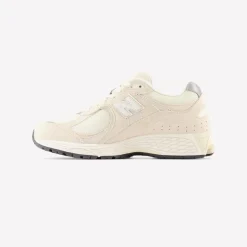 New Balance 2002R