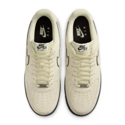 Nike Air Force 1 '07 LV8