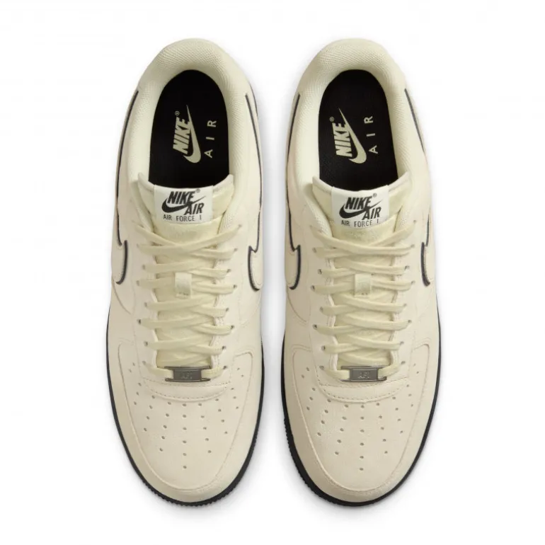 Nike Air Force 1 '07 LV8