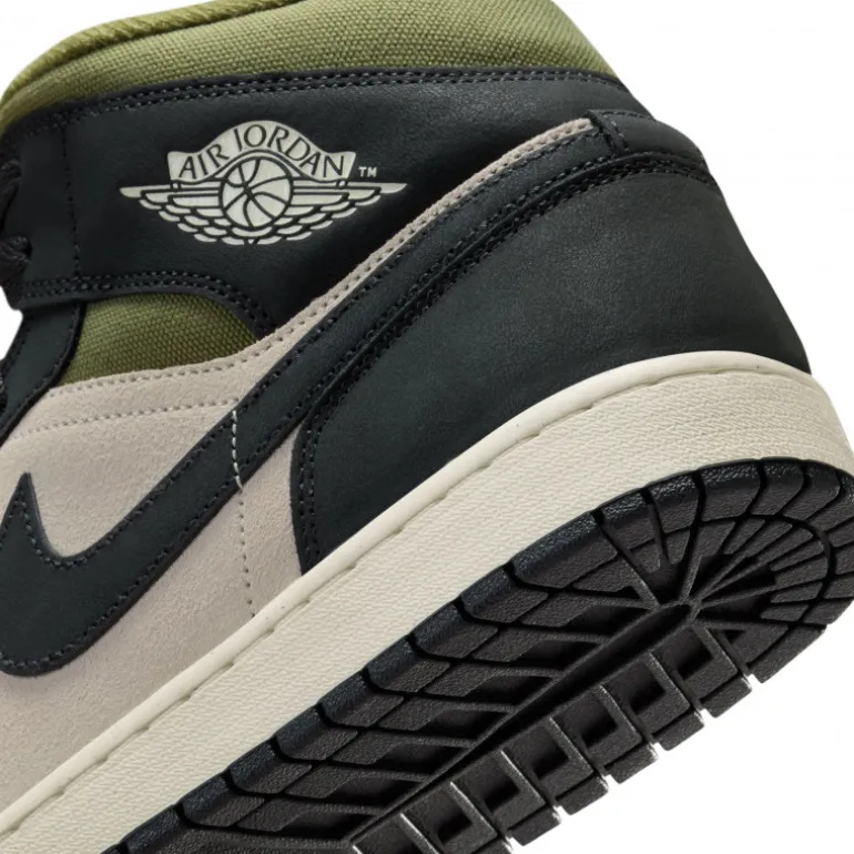 Nike Air Jordan 1 Mid se