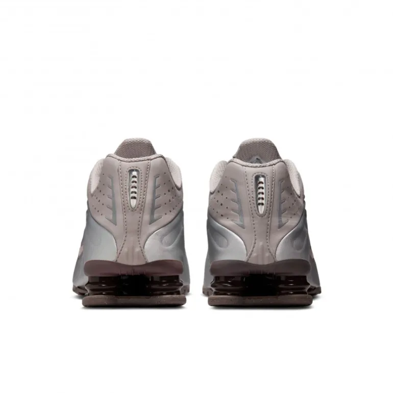 NIke Shox R4
