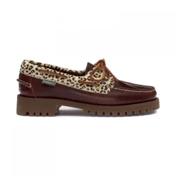 Sebago Ranger collar wild woman